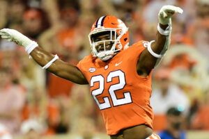 Bucs Draft 2023 Preview + Bucs Best Bets: Ilbs 5 Clemson Lb Trenton Simpson