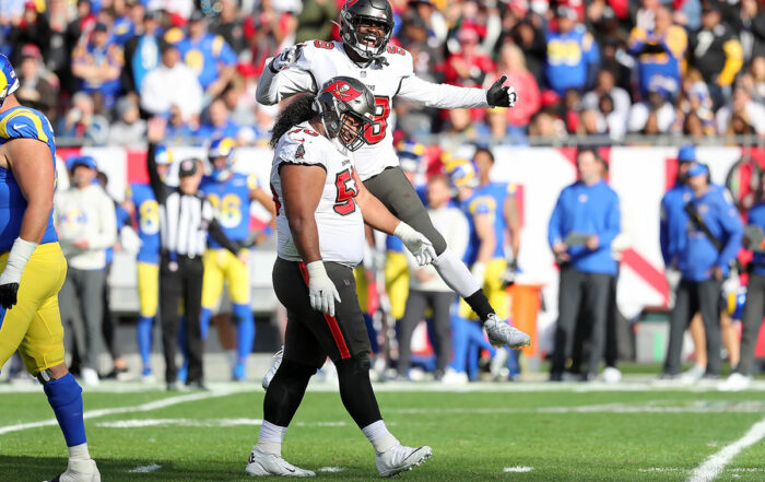 Bucs Olb Shaq Barrett And Nt Vita Vea