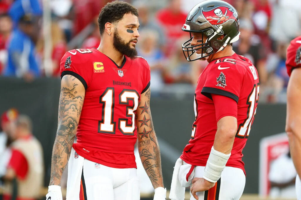 Bucs Wr Mike Evans And Qb Tom Brady