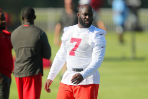 Sr'S Fab 5: 20 Critical Camp Questions For The 2022 Bucs 7 Bucs Rb Leonard Fournette