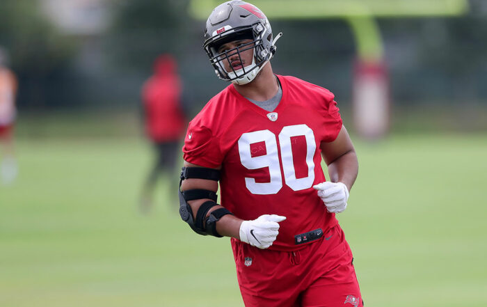 Bucs Dt Logan Hall