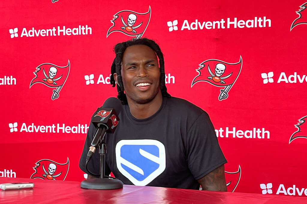 Bucs Wr Julio Jones