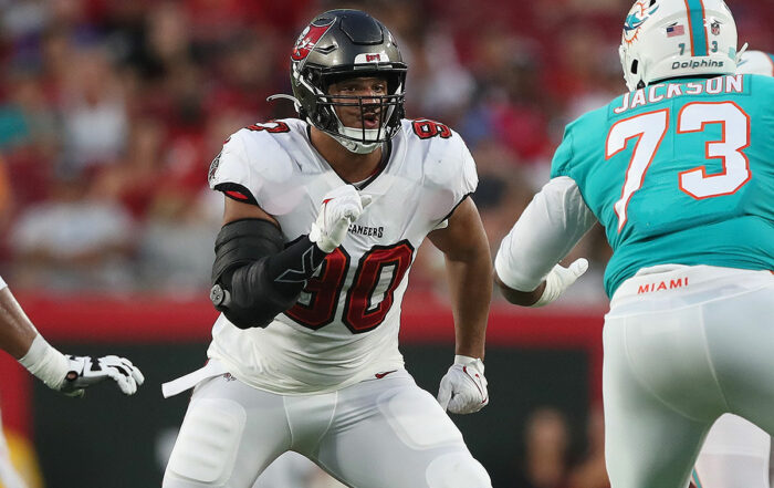 Bucs Dt Logan Hall