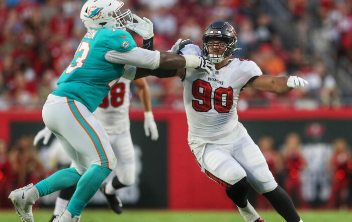 Bucs Dt Logan Hall