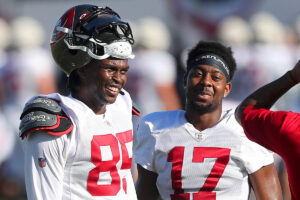 Bucs Wrs Julio Jones And Russell Gage