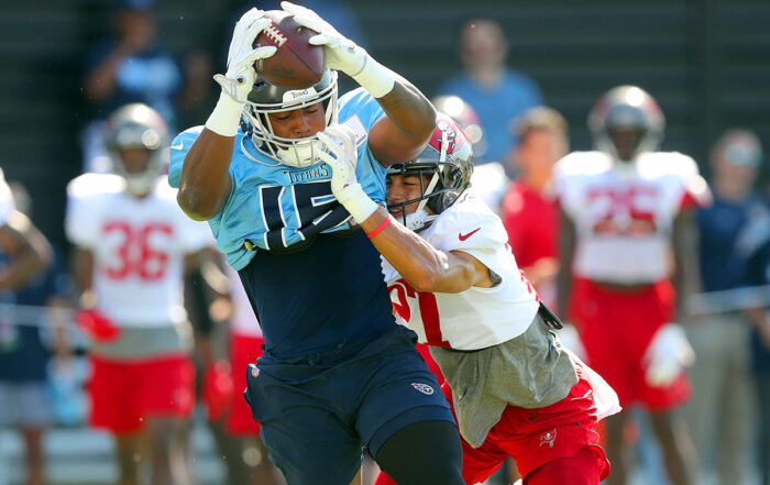 Bucs Cb Zyon Mccollum And Titans Wr Treylon Burks