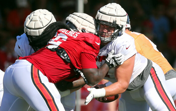 Bucs Nt Rakeem Nunez-Roches And Lg Luke Goedeke