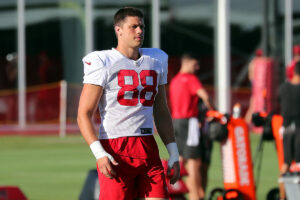 Bucs Monday Mailbag: Is Trask In Trouble? 4 Bucs Te Cade Otton