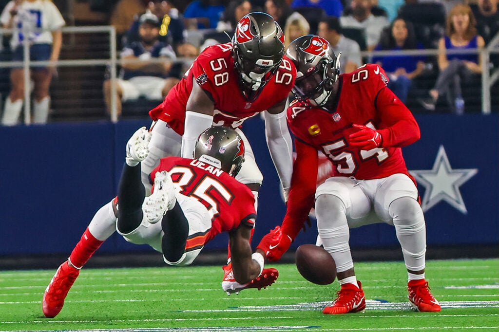 Bucs Lb Lavonte David, Olb Shaq Barrett And Cb Jamel Dean