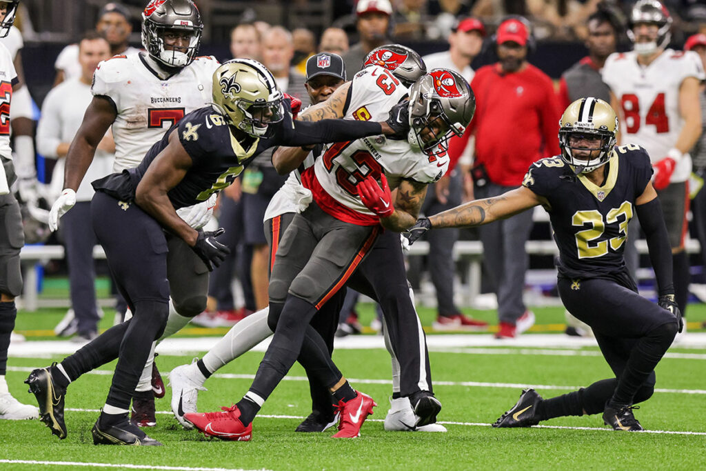 Bucs Wr Mike Evans And Saints S Marcus Maye