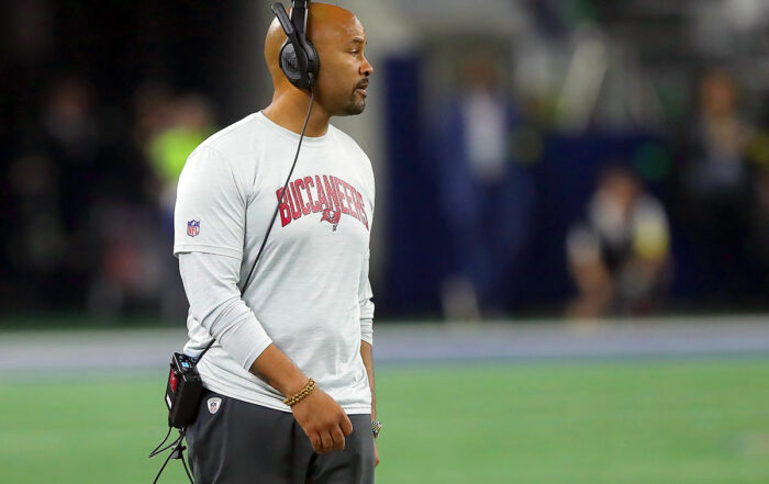 Bucs Co-Dc Larry Foote