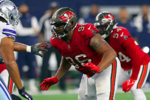 Bucs Dt Akiem Hicks