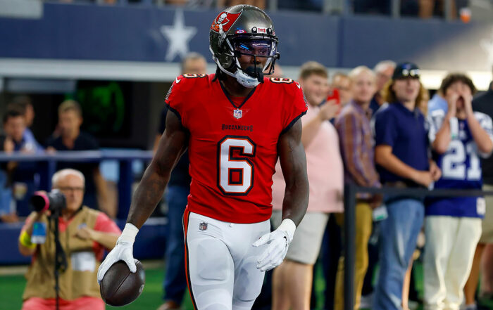 Bucs Wr Julio Jones