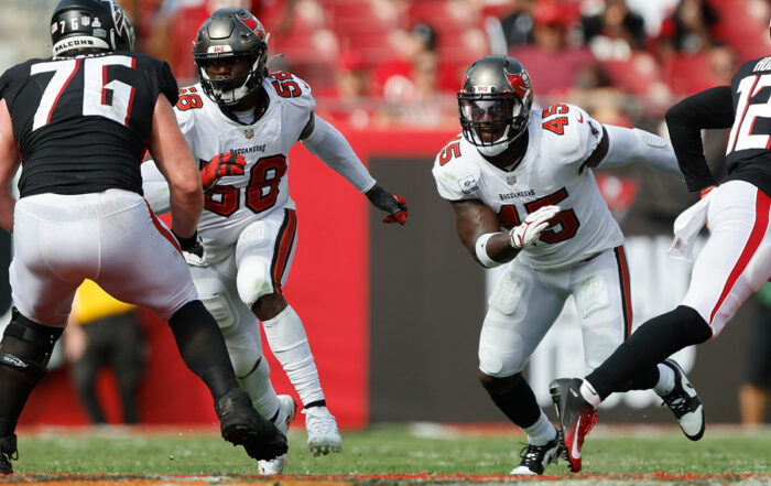Bucs Olb Shaq Barrett And Ilb Devin White