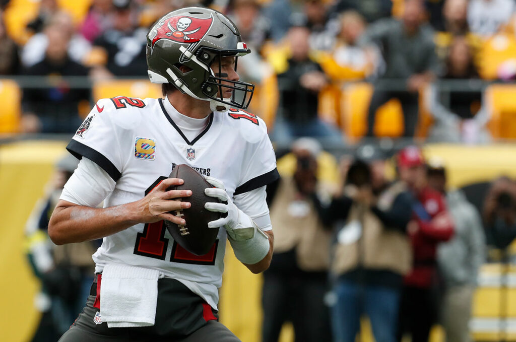 Bucs Embarrassed By ShortHanded Steelers In 2018 Loss(01)