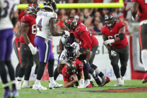 Bucs Qb Tom Brady And Lt Donovan Smith And Ravens Olb Justin Houston