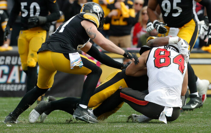 Bucs Te Cam Brate