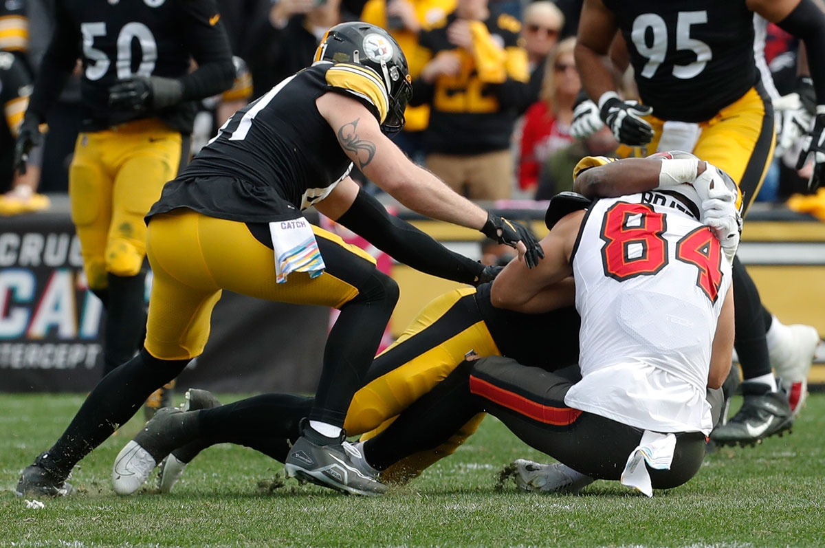 Bucs Te Cam Brate