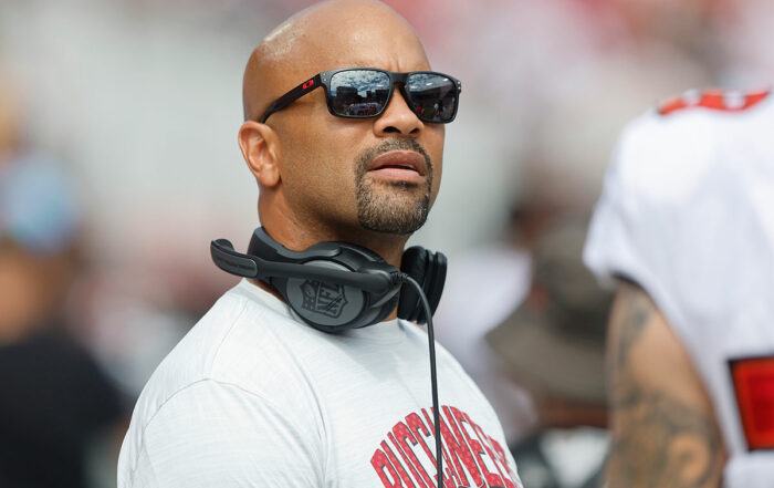 Bucs Olbs Coach Larry Foote - Photo By: Cliff Welch/Pr