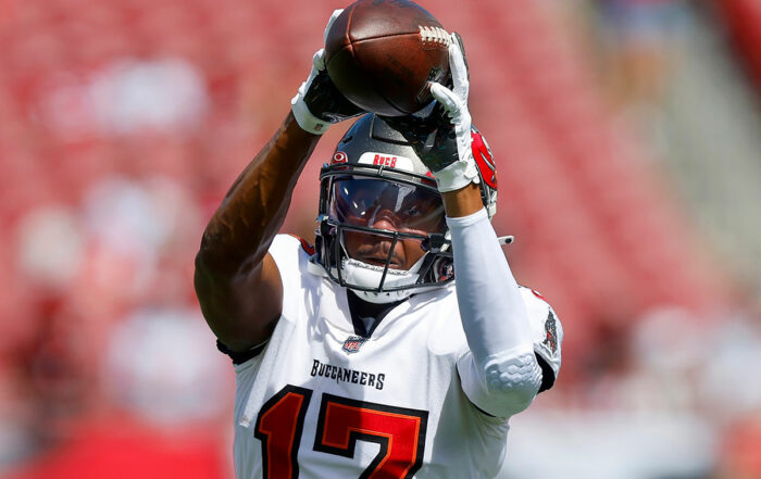 Gage Russell Bucs Falcons Catch Above
