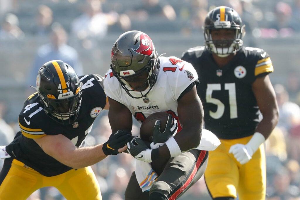 Jp'S Pewter Punch: Can Bucs Rb Bucky Irving Run Over Pittsburgh? 4 Bucs Wr Chris Godwin