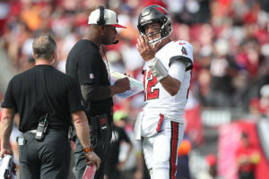 Bucs Oc Byron Leftwich And Qb Tom Brady