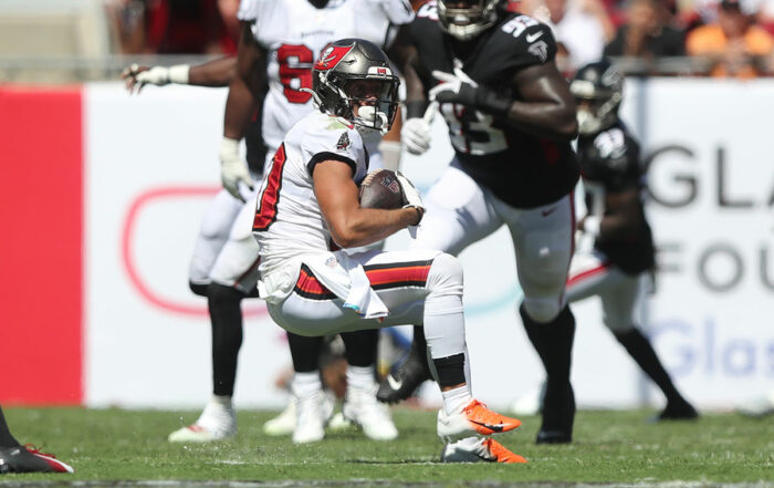 Miller Scotty Bucs Falcons Catch Middle