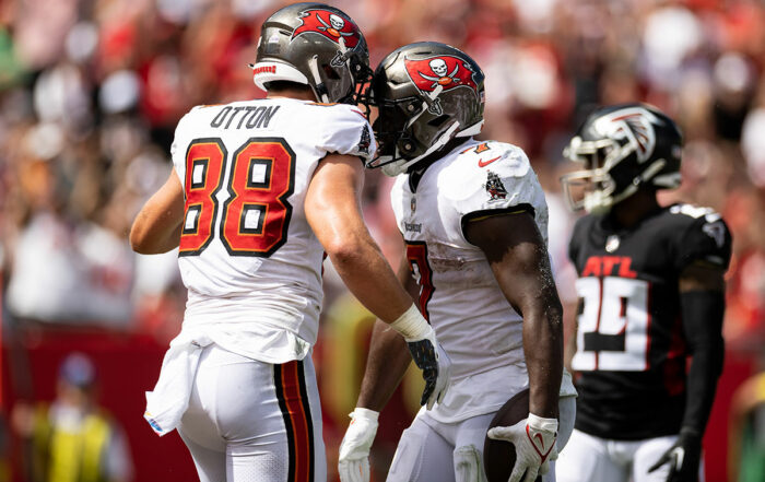 Bucs Rb Leonard Fournette And Te Cade Otton