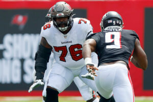 Bucs Monday Mailbag: Is A Trade For Qb Justin Fields An Option? 6 Bucs Lt Donovan Smith