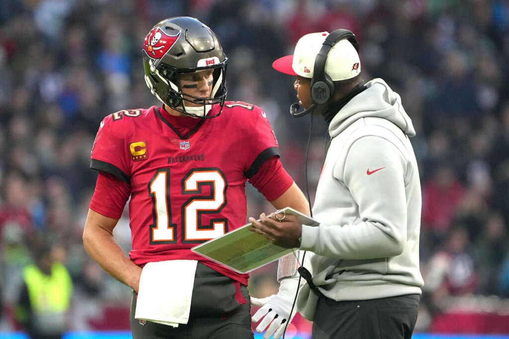 Bucs Qb Tom Brady And Oc Byron Leftwich