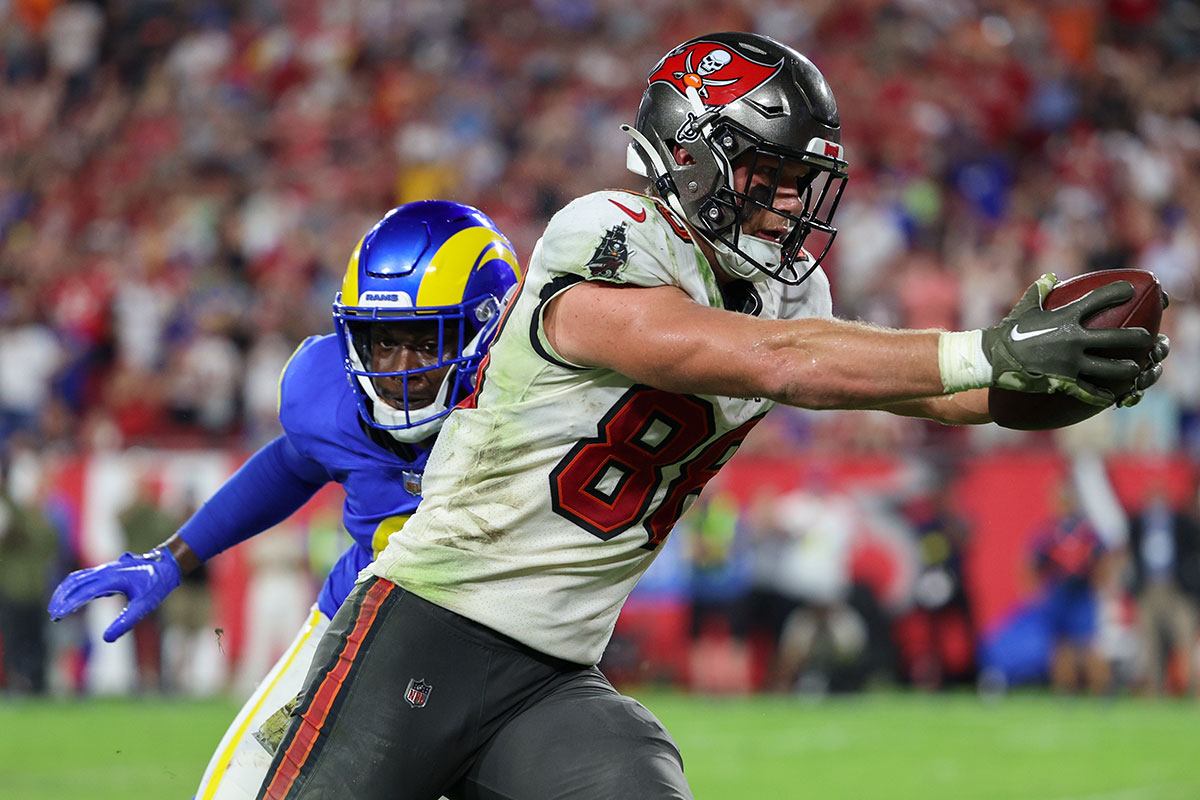 Bucs Te Cade Otton