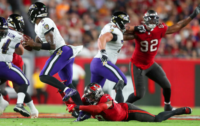 Bucs Olb Joe Tryon-Shoyinka And Ravens Qb Lamar Jackson