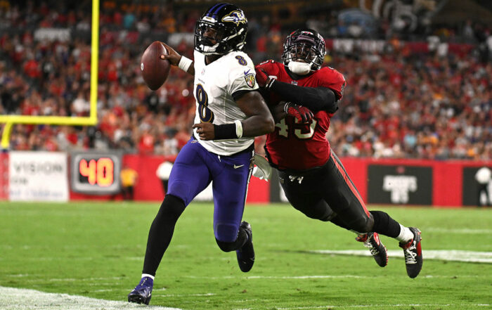 Bucs Ilb Devin White And Ravens Qb Lamar Jackson
