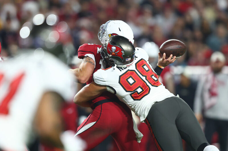 Bucs Defense Truly Seeing Takeaways Come In Bunches bucs-defense-truly-seeing-takeaways-come-in-bunches