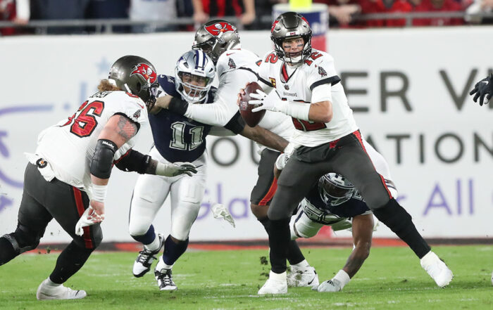 Bucs Qb Tom Brady, C Ryan Jensen, Ot Donovan Smith And Lb Micah Parsons