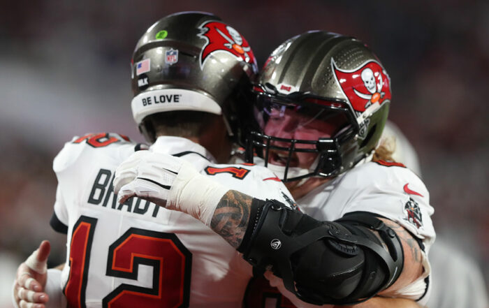 Bucs Qb Tom Brady And C Ryan Jensen