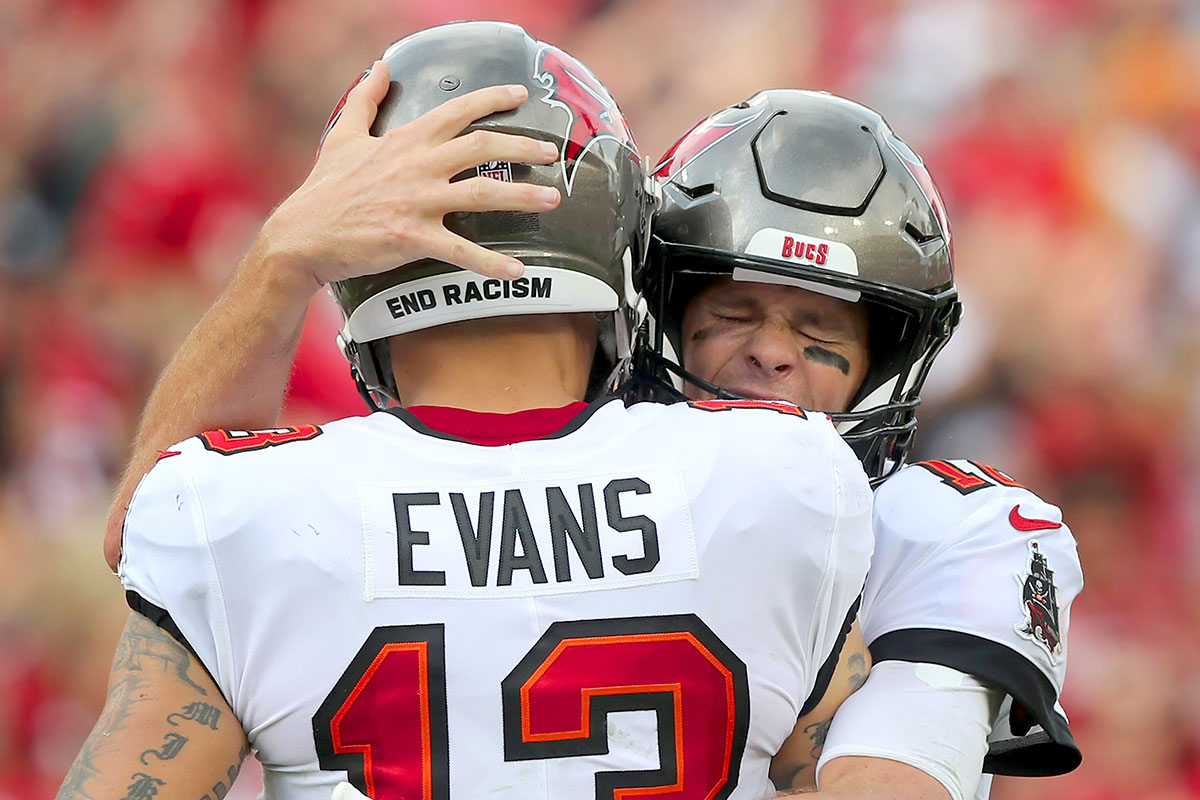 Bucs Qb Tom Brady And Wr Mike Evans