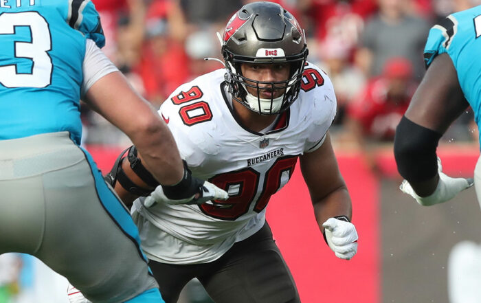 Bucs Dt Logan Hall