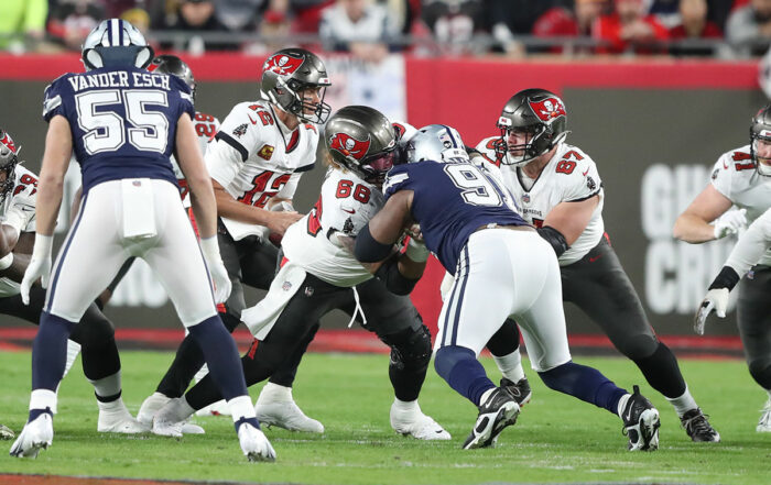 Bucs C Ryan Jensen And Lg Luke Goedeke