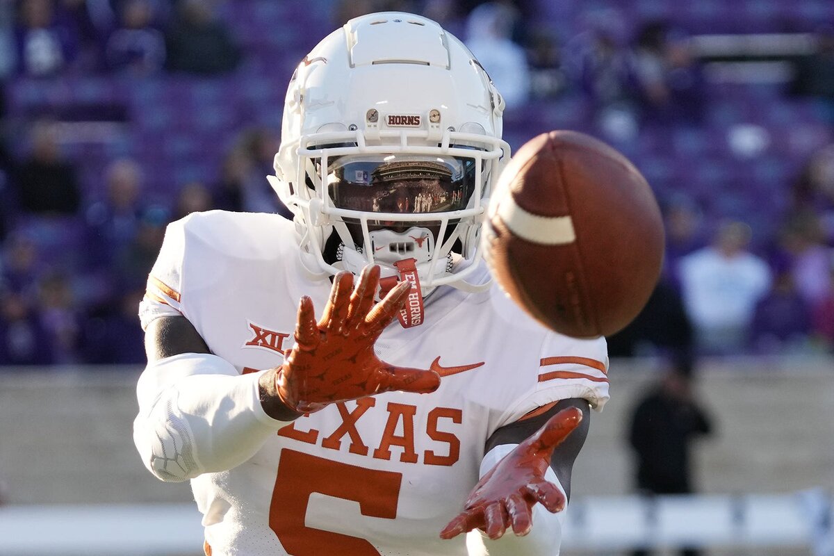 Texas Rb Bijan Robinson Bucs