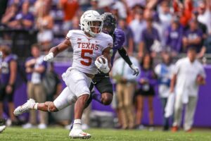 Texas Longhorns Rb Bijan Robinson.