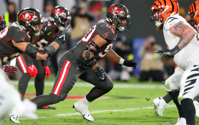 Bucs Dt Logan Hall