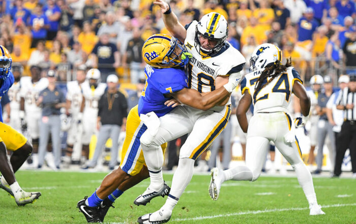 Bucs Lb Sirvocea Dennis