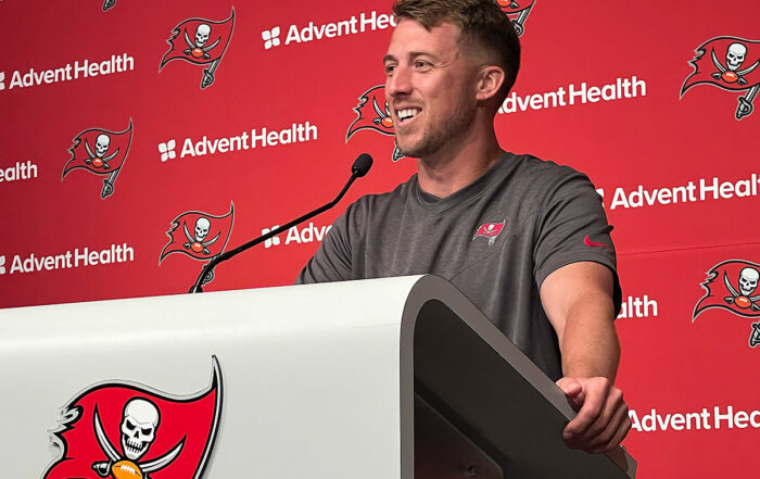 Bucs Wrs Coach Brad Idzik