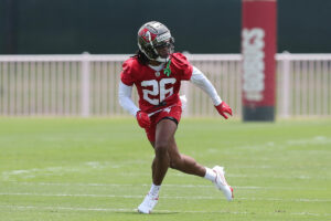 Bucs S Kaevon Merriweather