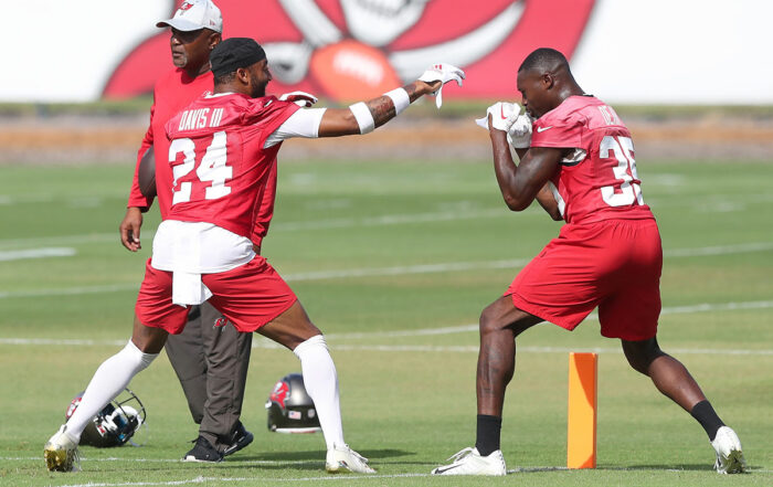 Bucs Cbs Carlton Davis Iii And Jamel Dean
