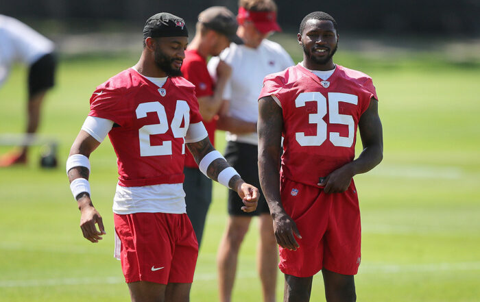 Bucs Cbs Carlton Davis Iii And Jamel Dean