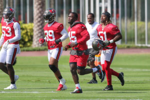 Bucs Mini-Camp Insider 6-13: Kyle Trask'S Tough Day 5 Bucs Ilbs Jeremy Banks, Devin White And Jj Russell