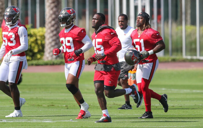 Bucs Ilbs Jeremy Banks, Devin White And Jj Russell
