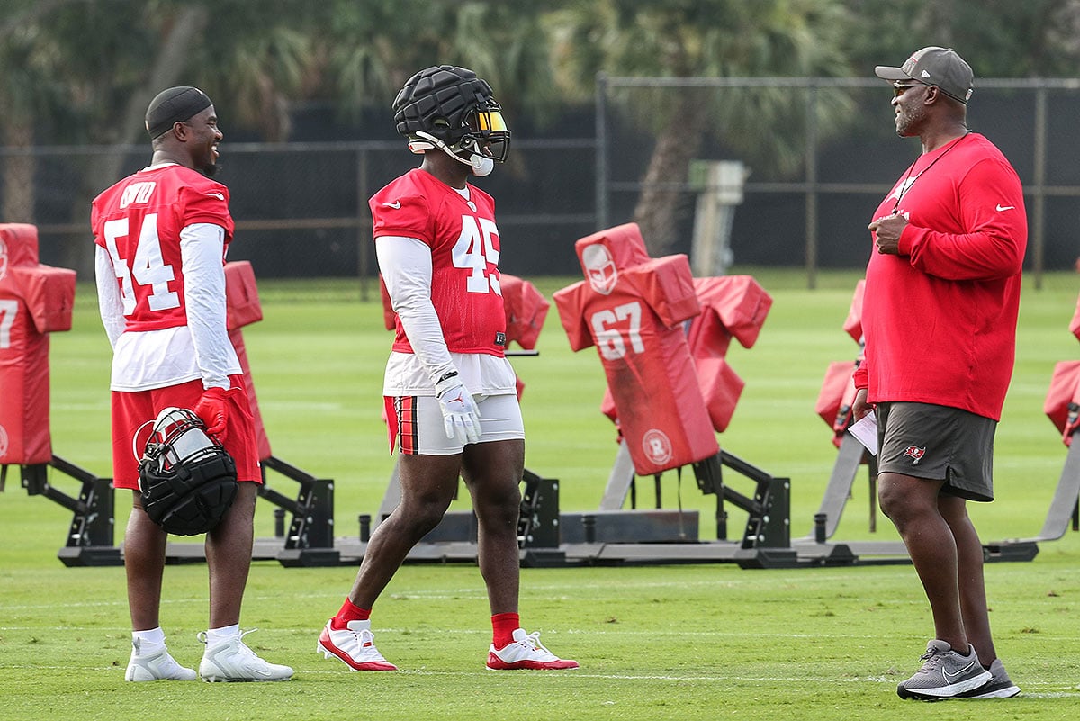 Bucs Ilbs Lavonte David And Devin White And Hc Todd Bowles